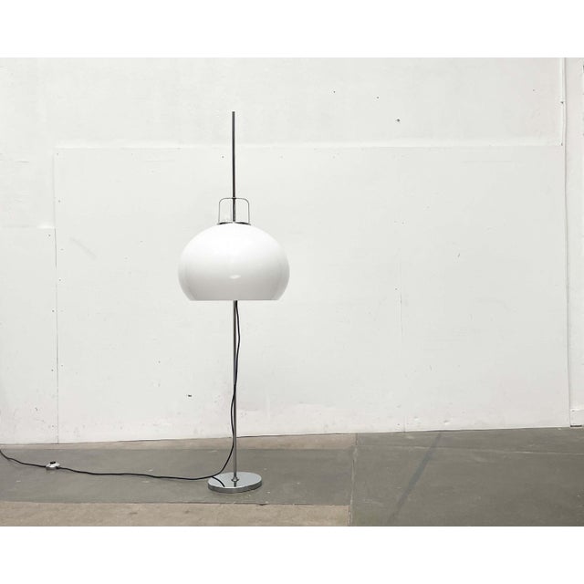 Silver Mid-Century Modern Italian Space Age Model Lucerna Floor Lamp from Guzzini, 1960s For Sale - Image 8 of 18