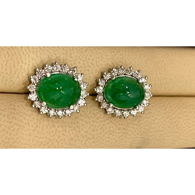 Modern 10 Ct Natural Emerald Zambia Cabochon & Diamond Stud Earring 14 Karat White Gold For Sale - Image 3 of 8