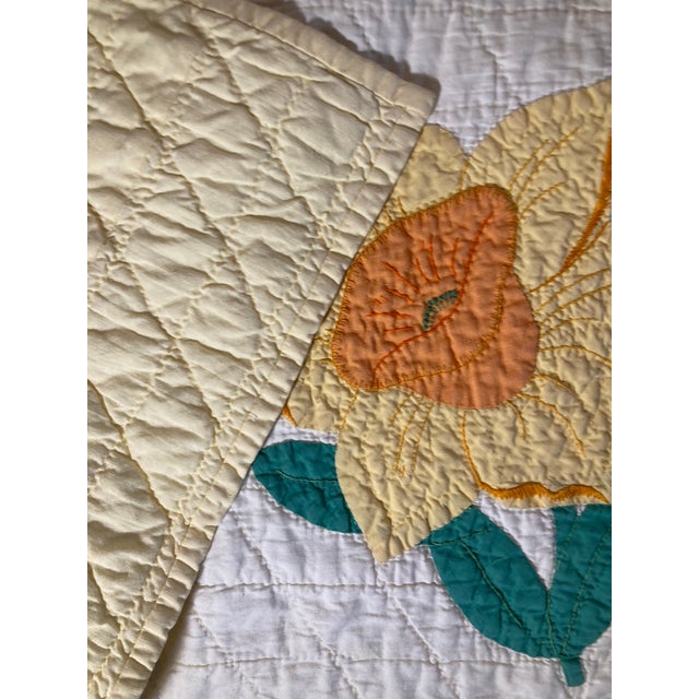 1920s American Daffodil Quilt 1920. Cotton Beautiful Americana Quilt. For Sale - Image 5 of 9