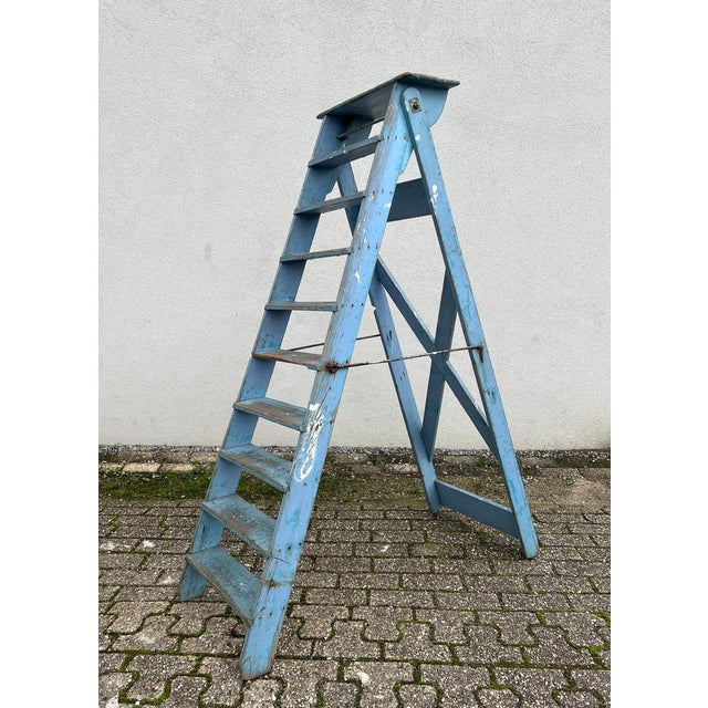 Great old French ladder / stepladder in the authentic old blue colour. It was probably used by a painter, judging by the...