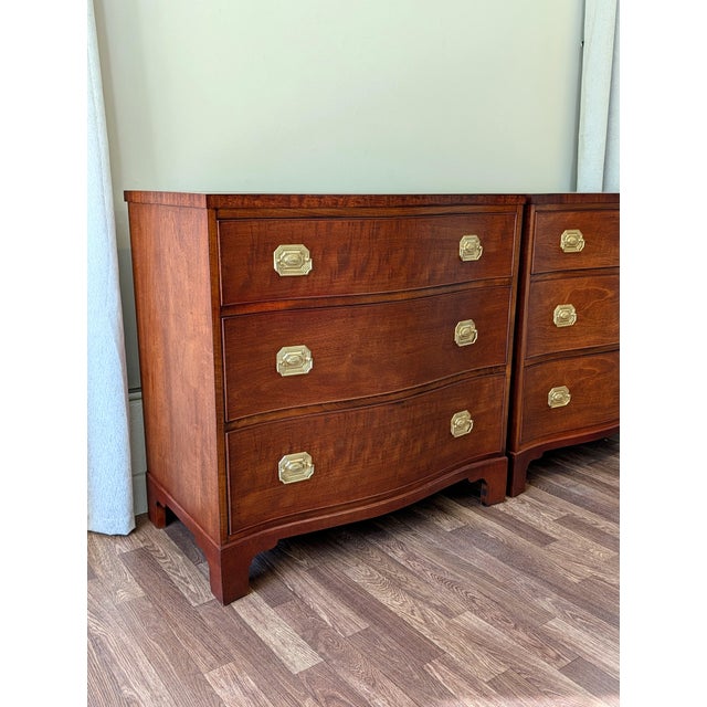 Pair of 1950's Mahogany 3-Drawer Bachelor's Chests by Heritage Henredon For Sale In New York - Image 6 of 14