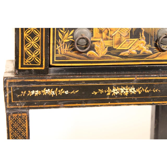 George II Style Chinoiserie Decorated End Table For Sale In Los Angeles - Image 6 of 9