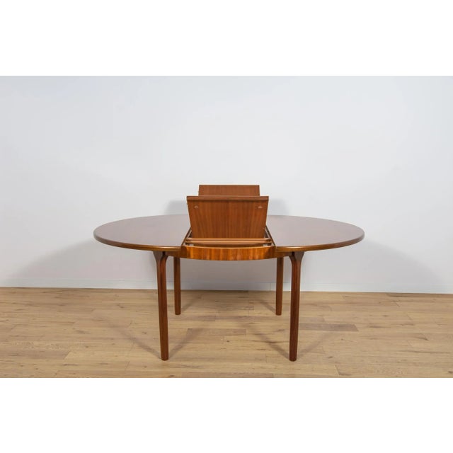 1960s Mid-Century Round Extendable Dining Table from McIntosh, United Knigdom, 1960s For Sale - Image 5 of 17
