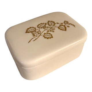 Mid 20th Century Hollywood Regency Ivory and Gold Lenox Celeste Porcelain Cigarette Box and Lid For Sale