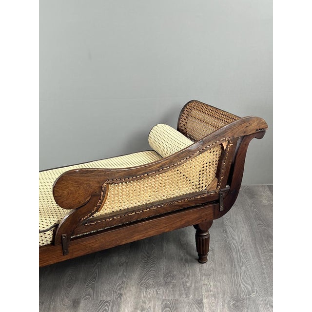 19th Century Louis XVI Chaise Longue in Carved Wood and Caning For Sale - Image 10 of 13
