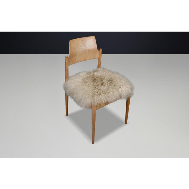 1 of 100+ SE 119 Dining Chairs in Tibetan Ecru Sheepskin attributed to Egon Eiermann, 1950s For Sale - Image 9 of 10