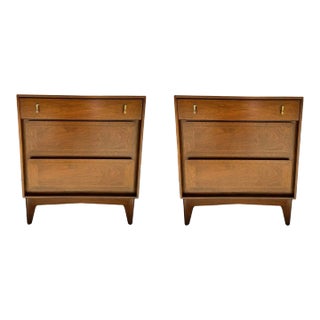1960’s Mid Century Modern Pair of Nightstands by Red Lion Co. For Sale