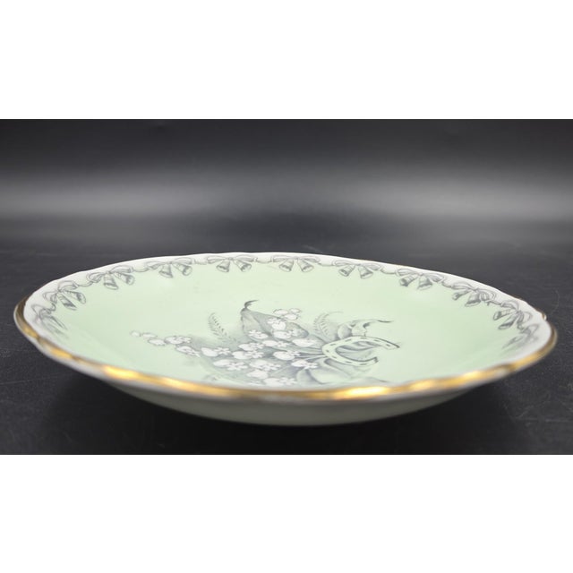 Vintage 1939-1949 'Double Warrant' Paragon 'To the Bride' Teacup and Saucer by Appointment Hm Queen Elizabeth and Hm Queen Mary For Sale - Image 12 of 18