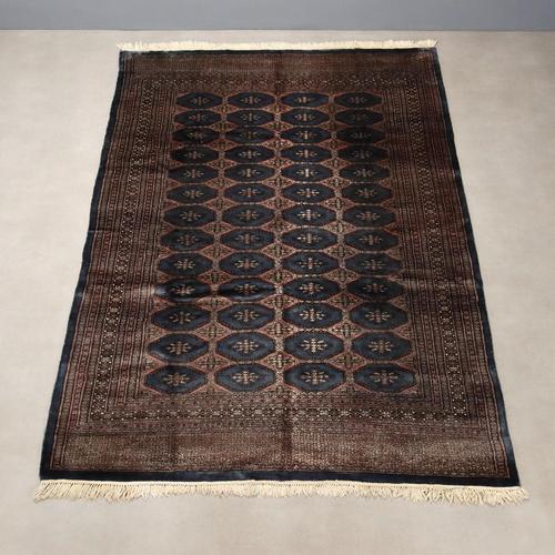 Middle Eastern Bukhara Rug in Wool For Sale - Image 3 of 8