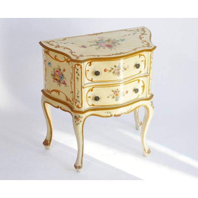 Cream Italian Venetian Painted Wooden Chest of Drawers, Louis Xv Style Cabinet, Vintage Florentine Nightstand, 1950s For Sale - Image 8 of 11