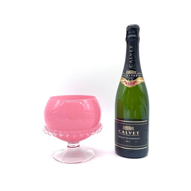 This elegant decorative bowl is an outstanding example of mid-20th-century Italian glass art. Crafted from high-quality,...