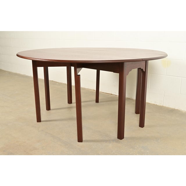 English Kittinger Georgian Mahogany Gate Leg Drop Leaf Dining Table or Breakfast Table, Newly Refinished For Sale - Image 3 of 12