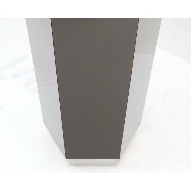 Grey Laminate Aluminum Base Hexagon Shape Mid-Century Modern Pedestal For Sale - Image 4 of 9