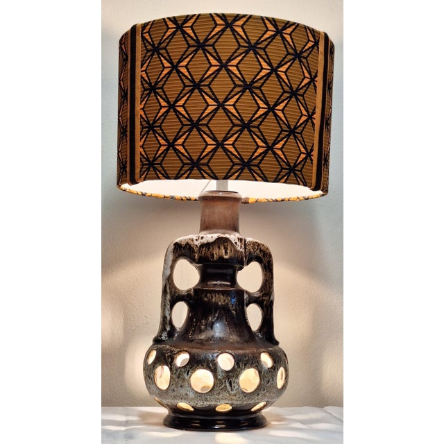 Vintage German Fat Lava Table Lamp with Brown-Grey Ceramic Base and Fabric Shade, 1970s For Sale - Image 3 of 9