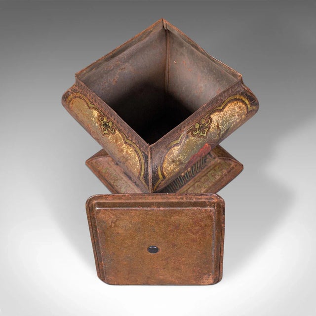 1910s Antique Edwardian English Decorative Biscuit Tin For Sale - Image 12 of 13