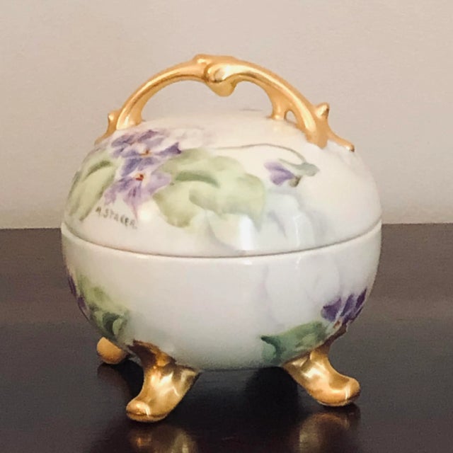 French Provincial Vintage French Style Porcelain Box For Sale - Image 3 of 12