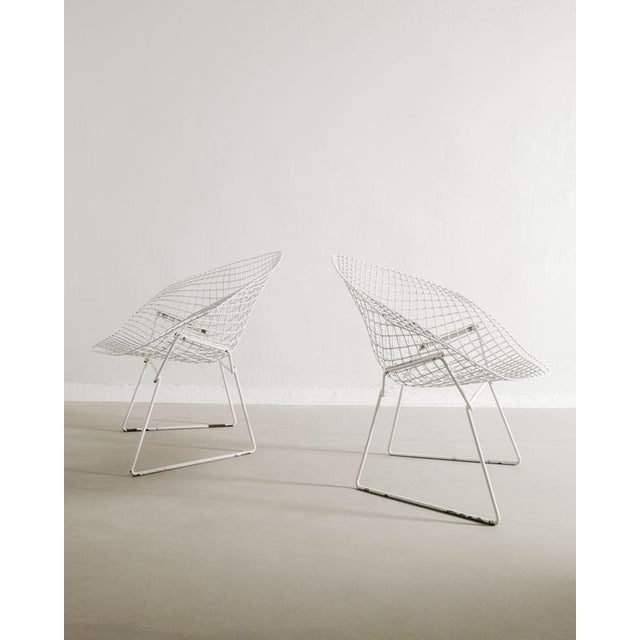 Harry Bertoia Mid Century White Diamond Sculptural Metal Armchairs by Harry Bertoia for Knoll, 1950s, Set of 2 For Sale - Image 4 of 7