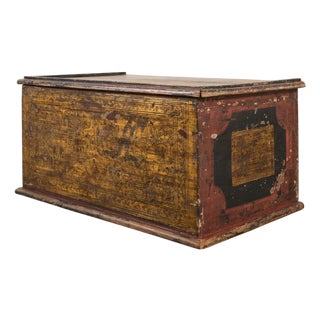 19th Century Burmese Lacquered Wooden Buddhist Trunk or Chest For Sale