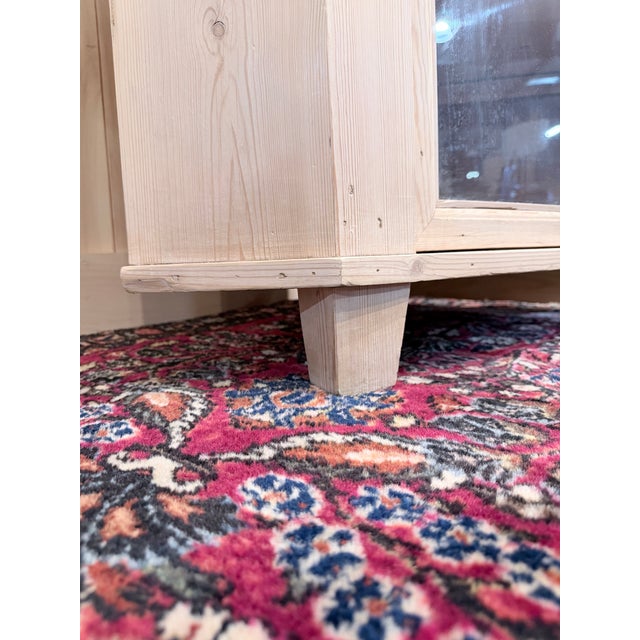 Ecru Late 20th Century Natural Pine Corner Display Cabinet With Fluted Crown and Glass Door For Sale - Image 8 of 9