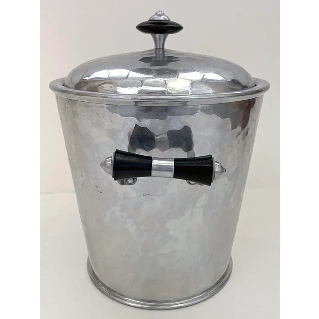 Mid-Century Modern Mid Century Ice Bucket With Bakelite Knob and Handles For Sale - Image 3 of 8