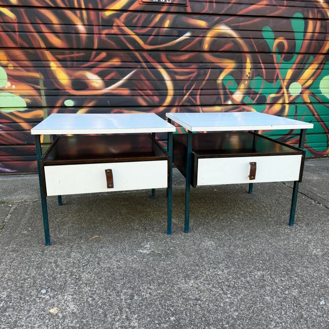 Vista of California Mid-Century Moderm Vista Furniture California Nightstands With Leather Pulls Walnut Laminate For Sale - Image 4 of 12