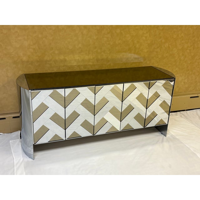 Mid-Century Modern Mirrored Chevron Herringbone Credenza Attributed to Ello , Circa 1970's For Sale - Image 3 of 15