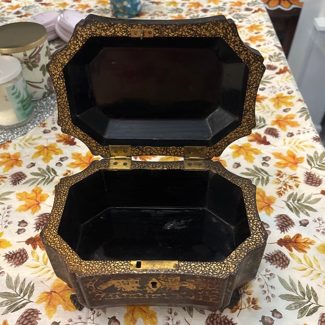 Mid-19th Century Chinese Export Tea Caddy For Sale - Image 4 of 4