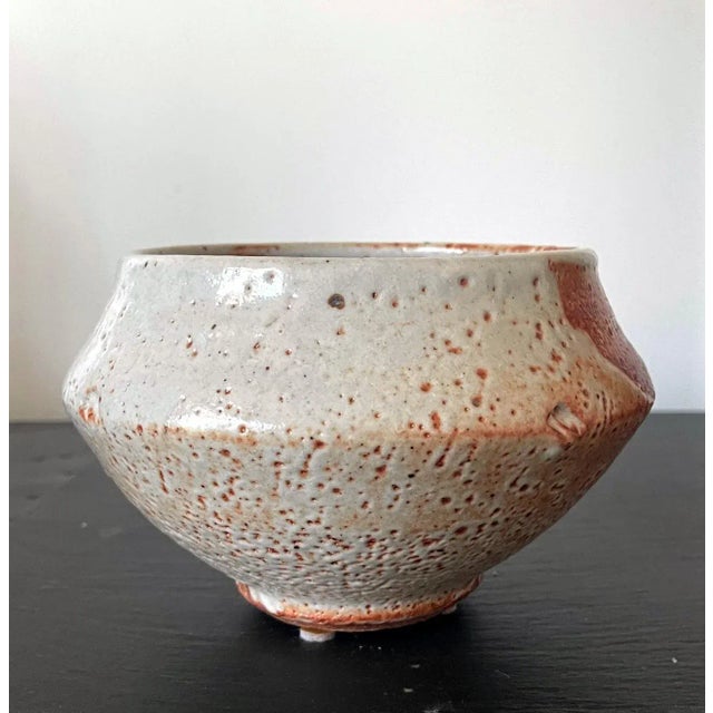 American Studio Ceramic Bowl in Shino Glaze by Warren MacKenzie For Sale - Image 10 of 13