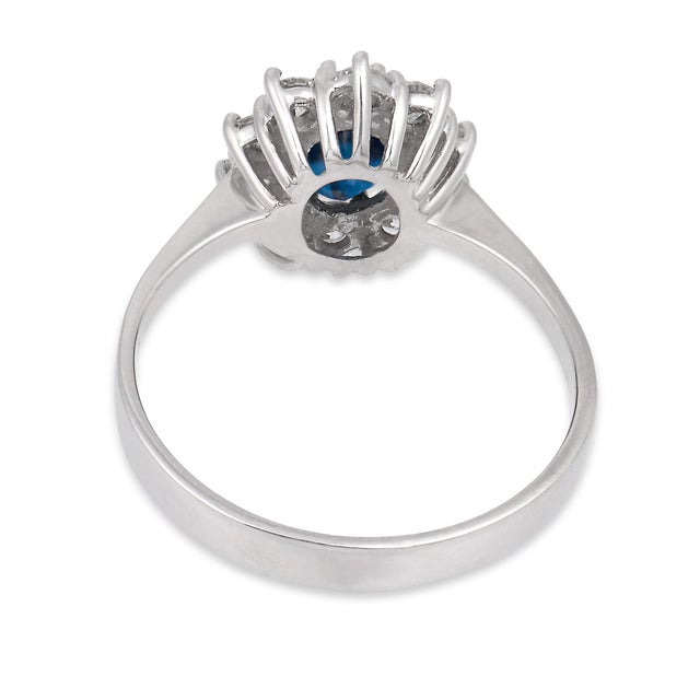 Vintage 1.47 Carat Sapphire Diamond 14k White Gold Cluster Ring, Size 7.75 For Sale In Los Angeles - Image 6 of 7