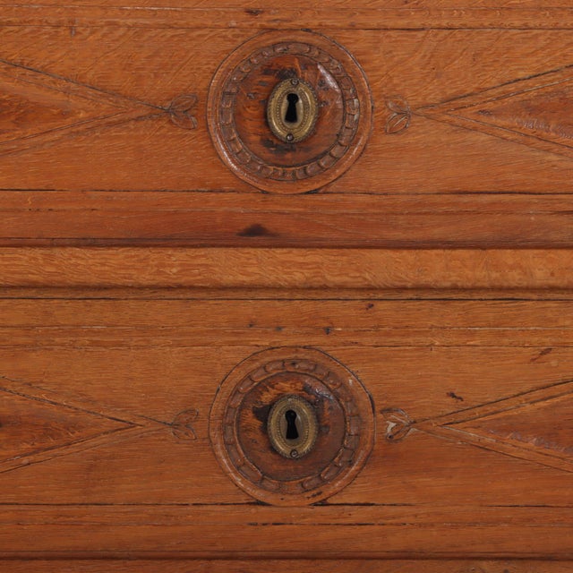 French Provincial Oak Commode, C. 1800 For Sale In Philadelphia - Image 6 of 8
