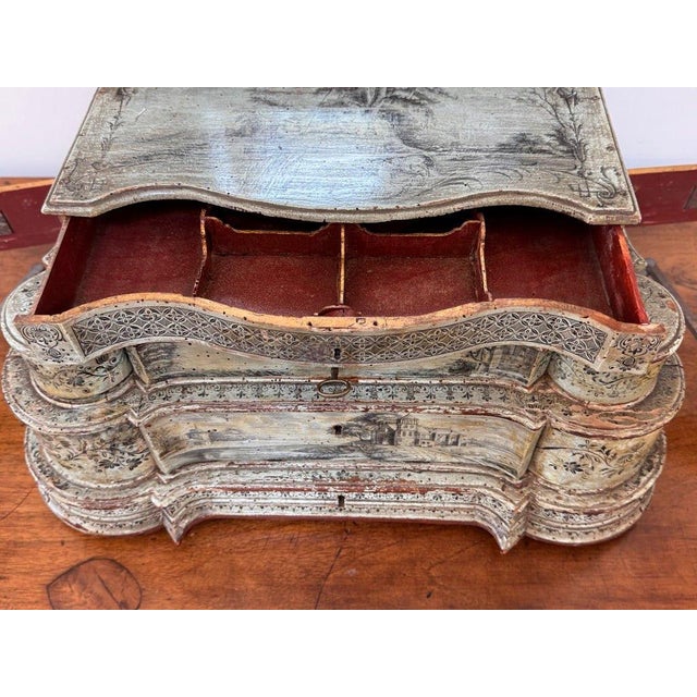 Exceptional 18th Century Venetian Dressing Table Mirror / Table Top Vanity For Sale - Image 14 of 16