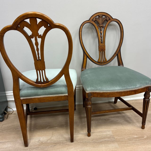 Textile Mid 20th Century Classic Hepplewhite Style Shield Back Side Dining Chairs With Green Velvet and Trim Upholstery, Set of 4 For Sale - Image 7 of 11