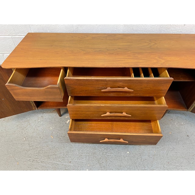 Mid-Century Sculpted Walnut Credenza by Young Manufacturing, Attributed For Sale - Image 11 of 17
