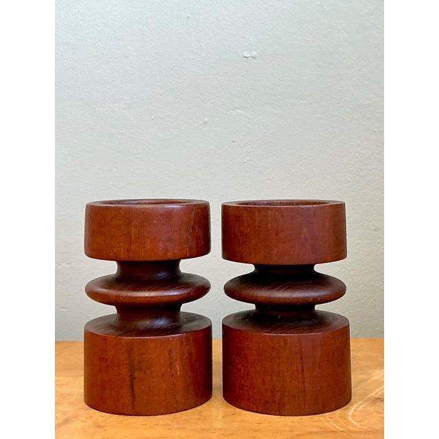 This elegant pair of vintage Mid-Century Modern candle holders exemplifies the refined simplicity and sculptural...