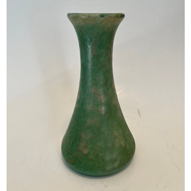 1920s Brush McCoy Art Vellum Matte Green Mottled Glaze Trumpet Art Deco