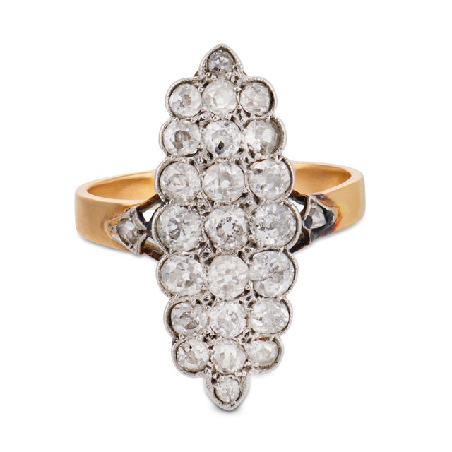 Traditional 1910s French Belle Époque 1.60 Carat Diamond 18k Yellow Gold Platinum Navette Ring, Size 6.75 For Sale - Image 3 of 5