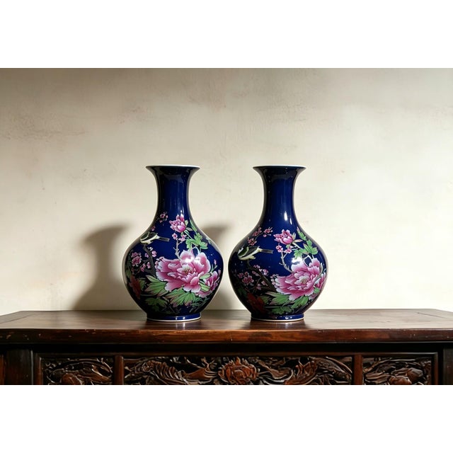 W-13.5cm,H-23cm Experience the beauty and elegance of Chinese history with our Chinese Vintage Porcelain Handcrafted with...