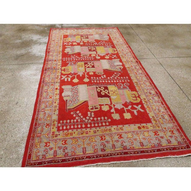 Early 20th Century Galerie Shabab Collection Early 20th Century East Turkestan Pictorial Vase Khotan Small Gallery Rug in Red For Sale - Image 5 of 8