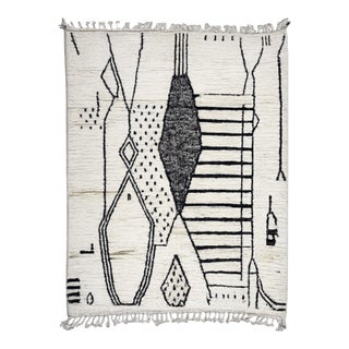 Black and White Moroccan Azilal Rug - 9.5 X 7.1 Ft For Sale