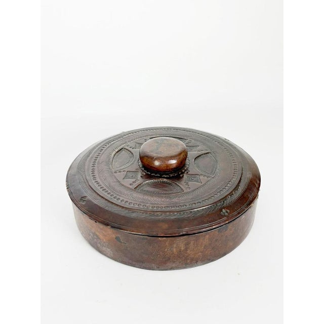 Round Leather Box, France, 1970s For Sale - Image 6 of 8