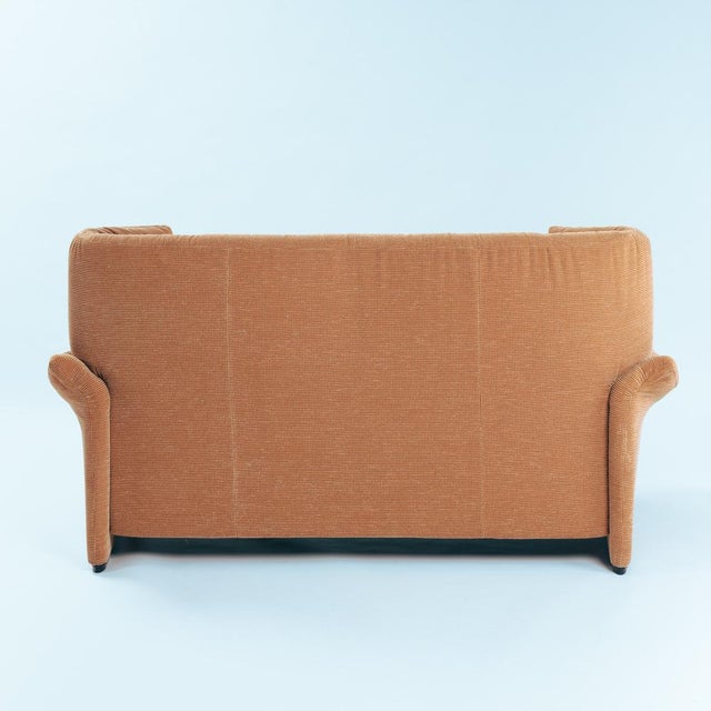 Cassina Portovenere Highback Sofa in Peach Upholstery by Vico Magistretti for Cassina, 1984 For Sale - Image 4 of 18