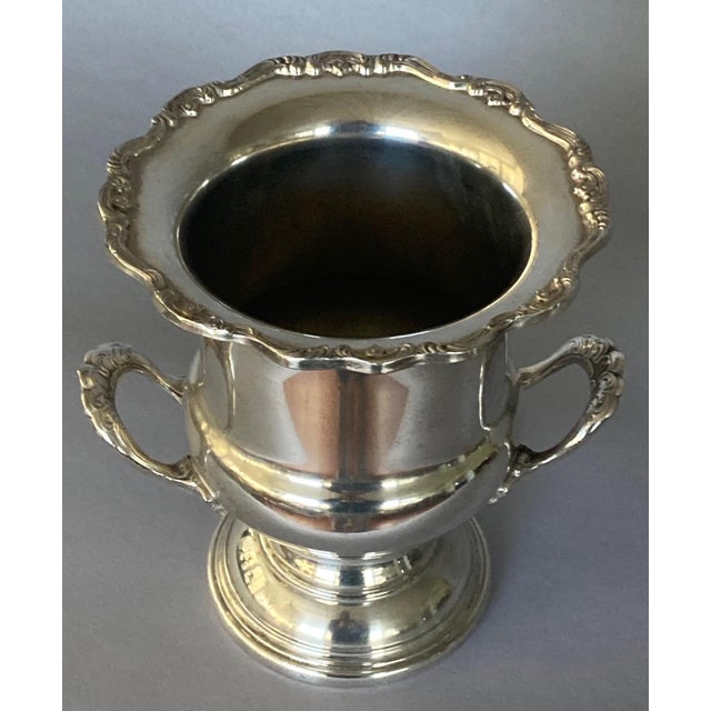 A very high quality item from a top America silver-plating and manufacturing company. No condition issues of any...