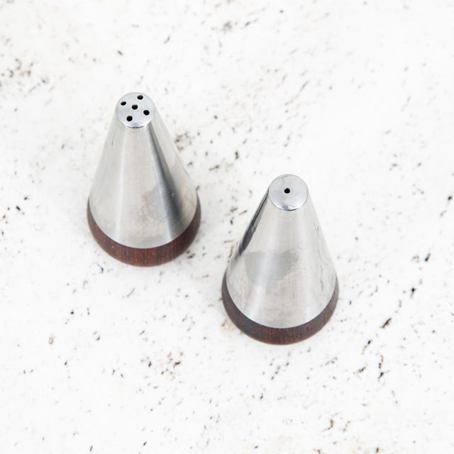 1960s Mid 20th Century Danish Modern Salt Pepper Shaker Set Rosewood A&b Mobler Pair Two For Sale - Image 5 of 10