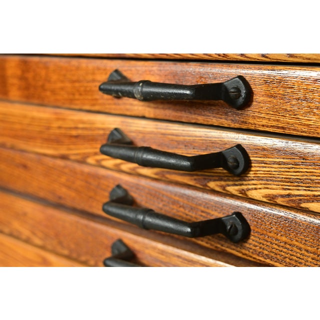 Antique Arts & Crafts Oak 31-Drawer Architect's Blueprint Flat File Cabinet by Hamilton, Circa 1900 For Sale - Image 9 of 17