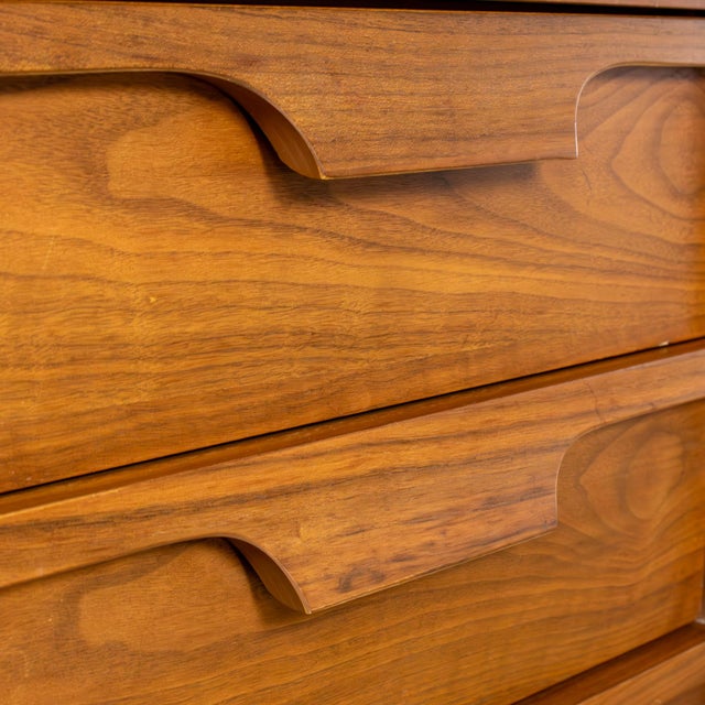 Mid-20th Century MCM Nightstand Side or End Table Attributed to Johnson Carper Fashion Trend Line For Sale - Image 9 of 17