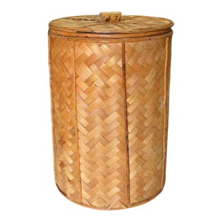 Chinoiserie Woven Bamboo Hamper With Lid For Sale