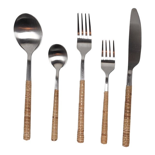Artifacts Rattan Stainless Steel Cutlery with Gift Box in Brown - Set of 5 For Sale