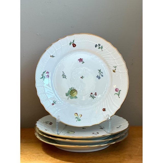Mid 20th Century Vintage Richard Ginori Italian Floral and Fruit Porcelain Plates - Set of 4 For Sale - Image 5 of 12