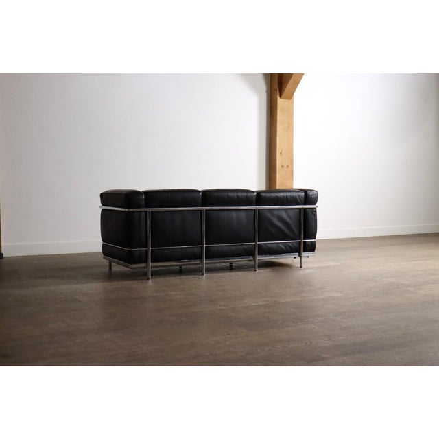 Metal LC2 Three-Seater Sofa by Charlotte Perriand for Cassina, 1960s For Sale - Image 7 of 16