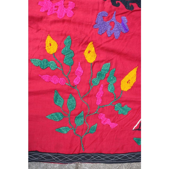 Vintage Hand Embroidered Suzani Wall Hanging, 1920s For Sale - Image 14 of 18
